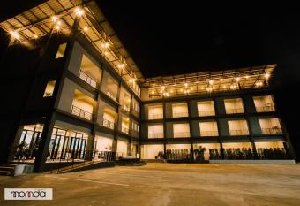 Momda Resort @Ranong has Balcony rooms