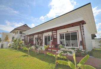 Mrchu Meditation House allows 18 year olds to book a room