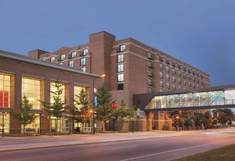 Hyatt Regency Green Bay has Balcony rooms