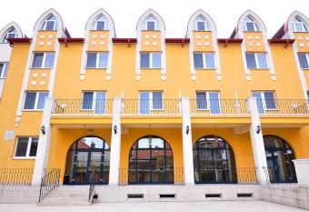 Hotel Maxim has Balcony rooms