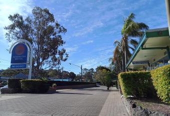 Solomon Inn Motel Figtree allows 18 year olds to book a room