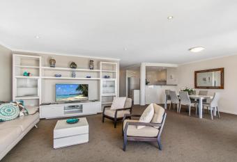 Rovera Apartments has Balcony rooms