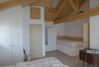 Bed and Breakfast Prilly-Lausanne has Balcony rooms