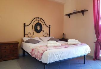 Il Tuppo - al centro in cima has Balcony rooms