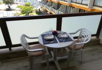 Apartamento Glamour near Yumbo Center allows 18 year olds to book a room