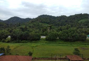 Bukit Merah 99 Motel(Suria Apartment) allows 18 year olds to book a room