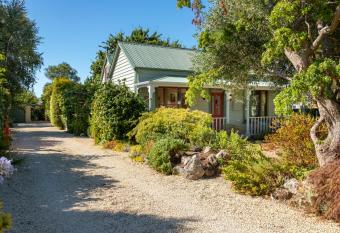 Shy Cottage and Studio allows 18 year olds to book a room
