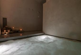 Maison Bondaz & SPA priv   allows 18 year olds to book a room