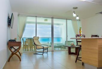 Apartamentos Marbella Juan Dolio allows 18 year olds to book a room