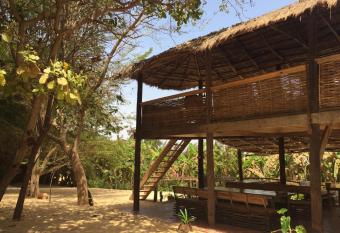 G  te du Lac allows 18 year olds to book a room