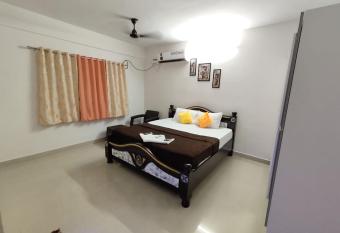 PARADISE HOME STAY allows 18 year olds to book a room