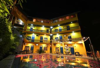 Shalom Backpackers Rishikesh allows 18 year olds to book a room