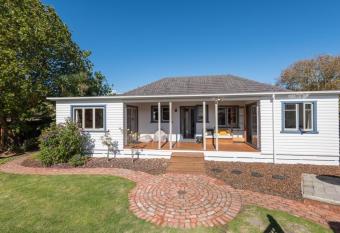 Morning Bloom Cottage Bed and Breakfast allows 18 year olds to book a room