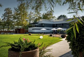 Donautica Hotel & Restaurant has Balcony rooms