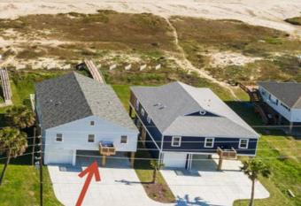 Beachfront Bliss has Balcony rooms