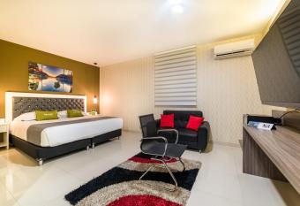 Hotel American Visa Cali allows 18 year olds to book a room