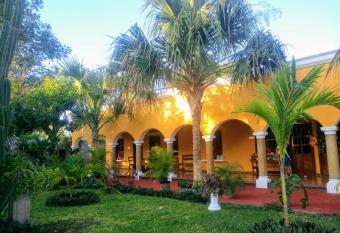Casa Palagui Colonial has Balcony rooms