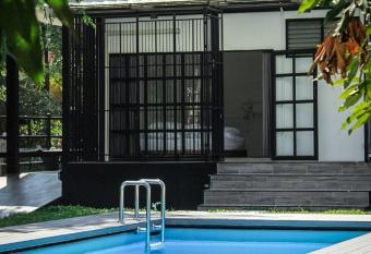 Ban Rub Lom Pool Villa has Balcony rooms