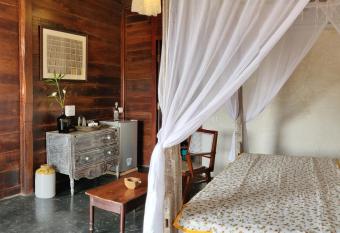 The Artist Cottages has Balcony rooms