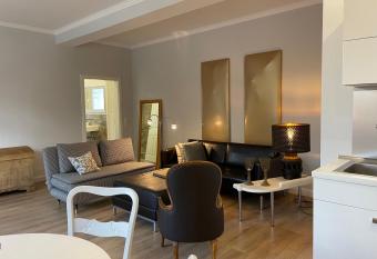 Gestorfer K  tnerhof Business und Landlust has Balcony rooms