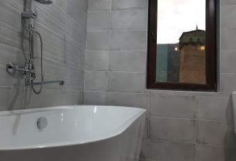 Old View has rooms with a private hot tub