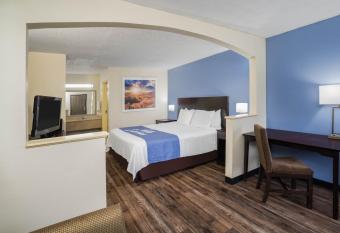 Days Inn by Wyndham Clarksville North allows 18 year olds to book a room