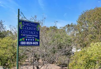 Barossa Country Cottages has Balcony rooms