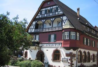 L  wen-Post has Balcony rooms