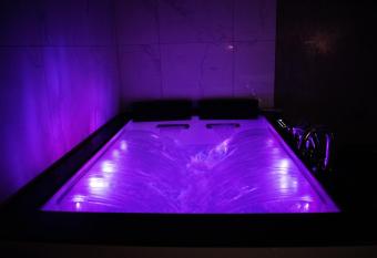 Dreamspa allows 18 year olds to book a room