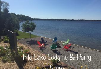 Fife Lake Lodging has Balcony rooms