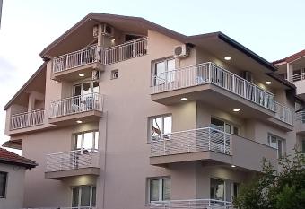 Apartments Smakoski has Balcony rooms