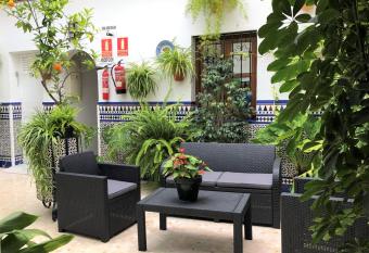 Hostal Mellizo allows 18 year olds to book a room