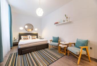 Apartment Balcescu No 10 allows 18 year olds to book a room