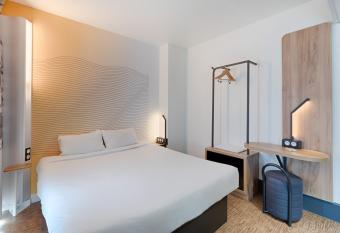 B&B HOTEL Marseille Centre La Joliette allows 18 year olds to book a room