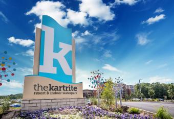 The Kartrite Resort and Indoor Waterpark has Balcony rooms