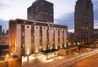 DoubleTree by Hilton Milwaukee Downtown allows 18 year olds to book a room