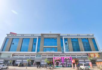 Hotel Blue Orchid has Balcony rooms