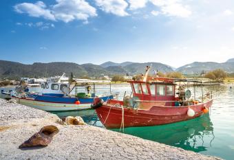 Villa Calma allows 18 year olds to book a room