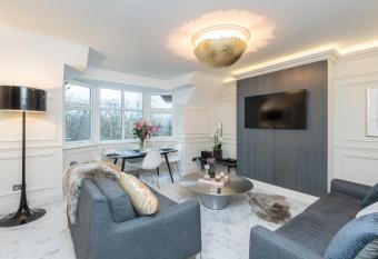 Alexandra by RMG Apartments allows 18 year olds to book a room