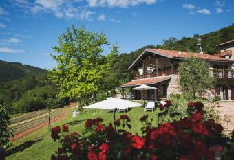 Coste del Gaggio - Country House B&B - Garda Trentino allows 18 year olds to book a room