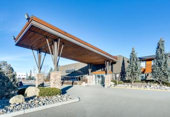 Heritage Inn Hotel & Convention Centre - High River allows 18 year olds to book a room