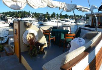 Wharfside Bed & Breakfast allows 18 year olds to book a room