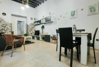 Apartamento Levante allows 18 year olds to book a room
