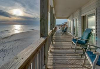 Sea Y'all has Balcony rooms