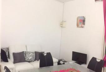 Appartement de 2 chambres avec balcon et wifi a Pointe Noire a 4 km de la plage has Balcony rooms