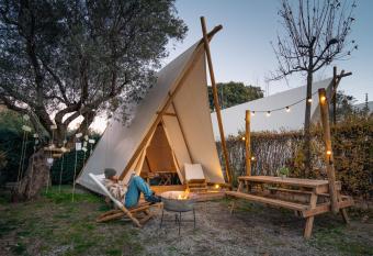 Kampaoh Sierra Nevada allows 18 year olds to book a room