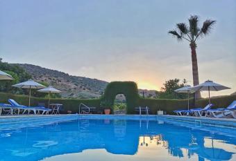 Ampelokipi Holiday Apartments has Balcony rooms