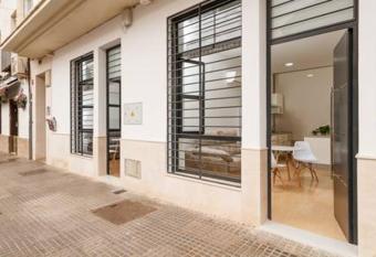 Canadian 1 allows 18 year olds to book a room