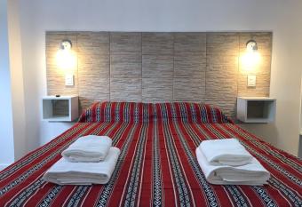 Guest House Salta allows 18 year olds to book a room