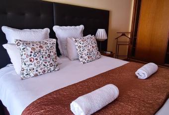 DOWNTOWN-Guest House has Balcony rooms